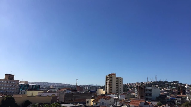 Feriado com sol e temperaturas elevadas em Taubaté