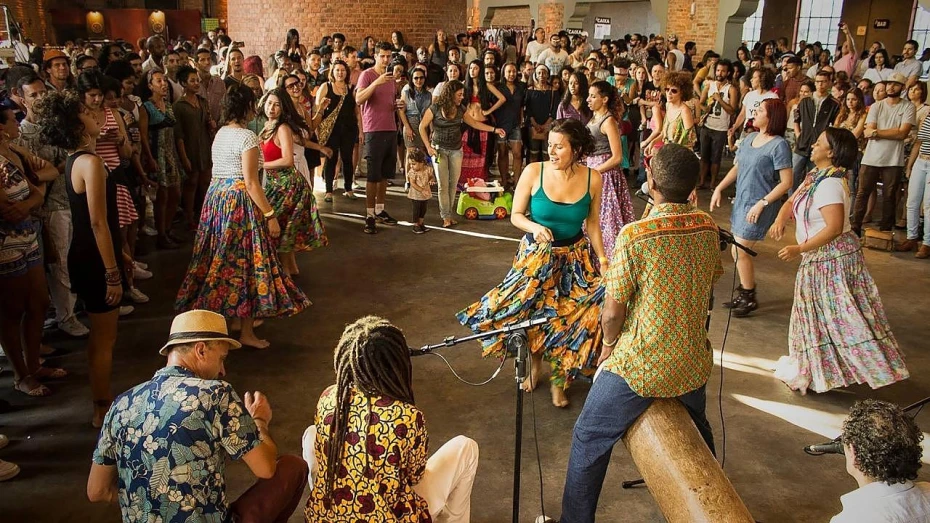 Banda Sarrabulho traz forró para noite de show gratuito no Sesc Taubaté Banda Sarrabulho traz forró para noite de show gratuito no Sesc Taubaté