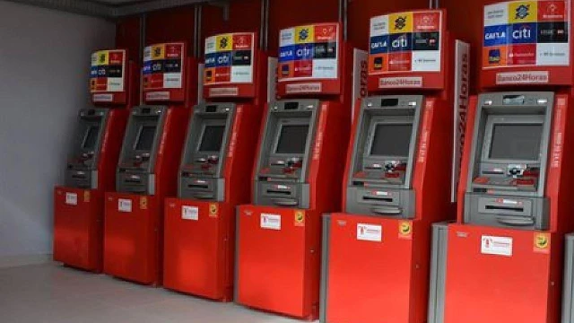 Prefeitura realiza fiscalização de segurança armada em bancos de Taubaté