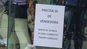 Período de Natal deve oferecer 1.700 empregos temporários na região