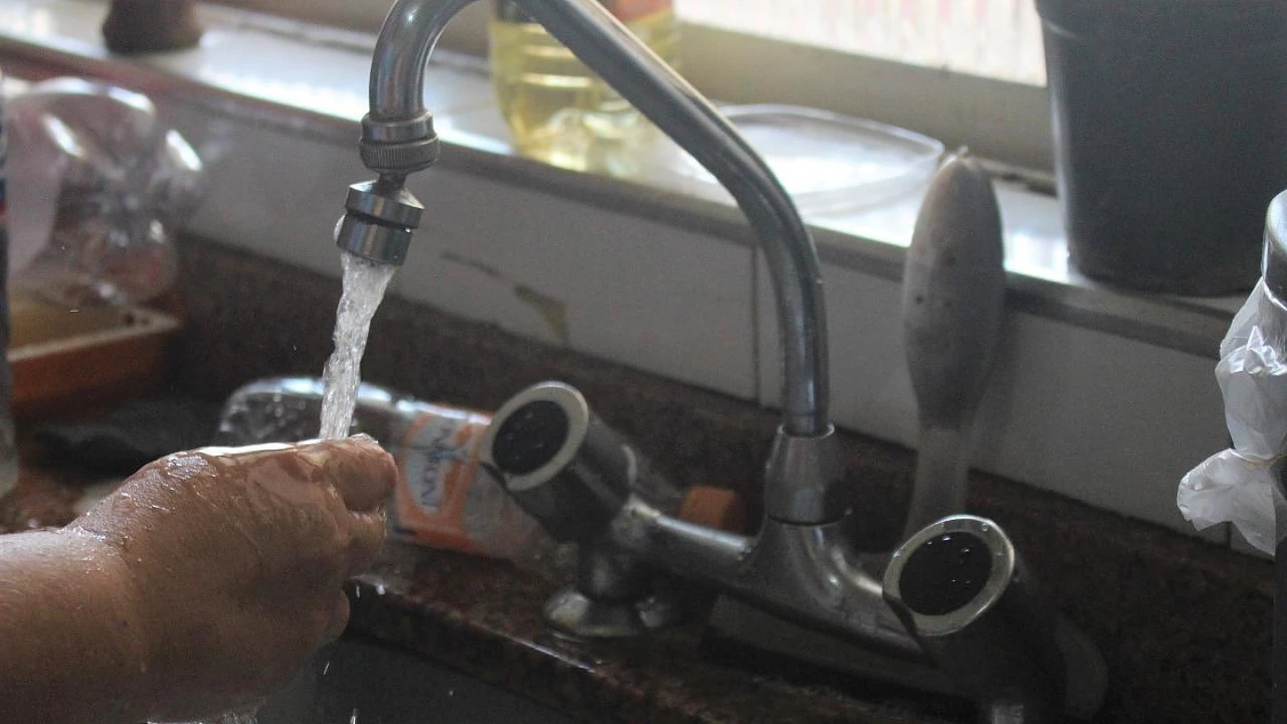 Adutora de água rompe e afeta abastecimento em Taubaté