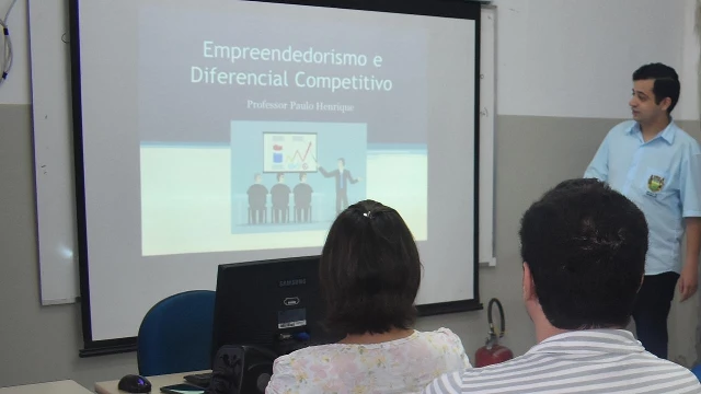 Taubaté oferece 48 vagas em cursos da Escola do Trabalho