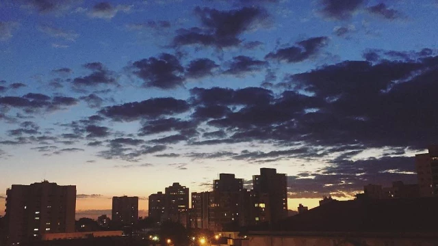 Temperaturas seguem elevadas na região, apesar do tempo instável