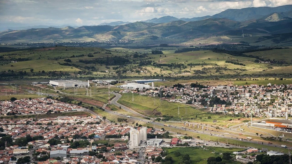 Prefeito sanciona doação de área à empresa de materiais de construção Prefeito sanciona doação de área à empresa de materiais de construção
