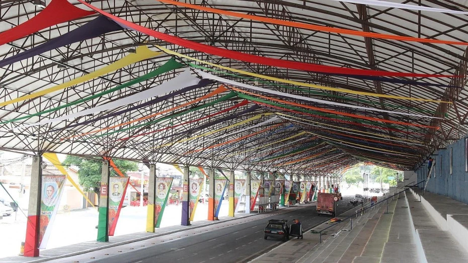 Avenida do Povo é fechada para vistoria da cobertura Avenida do Povo é fechada para vistoria da cobertura