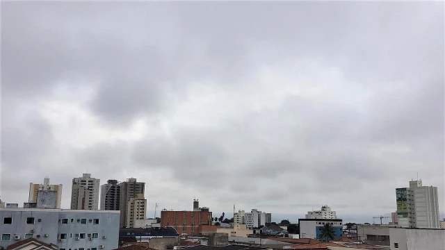 Semana começa com tempo nublado em Taubaté e região
