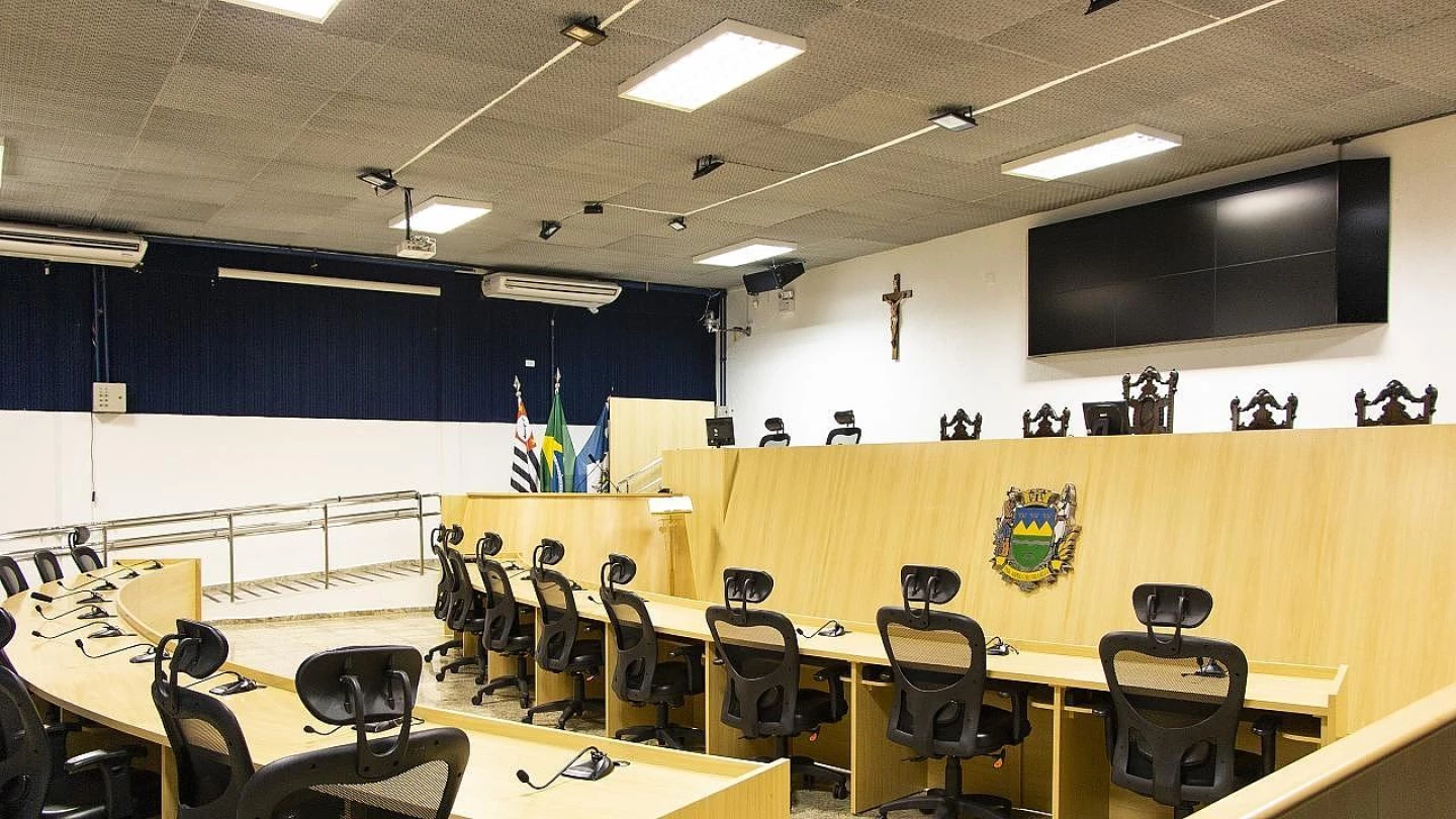 Lei que altera plano de carreira dos servidores entra em vigor em Taubaté