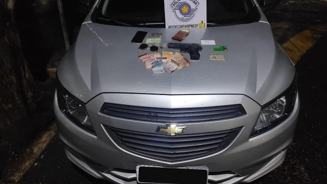 Quatro pessoas são detidas acusadas de roubo em Taubaté