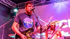 Autoramas celebra 20 anos de carreira com show gratuito em Taubaté
