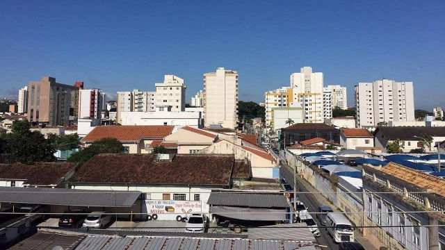 Segunda-feira de predomínio de sol e temperaturas elevadas na região