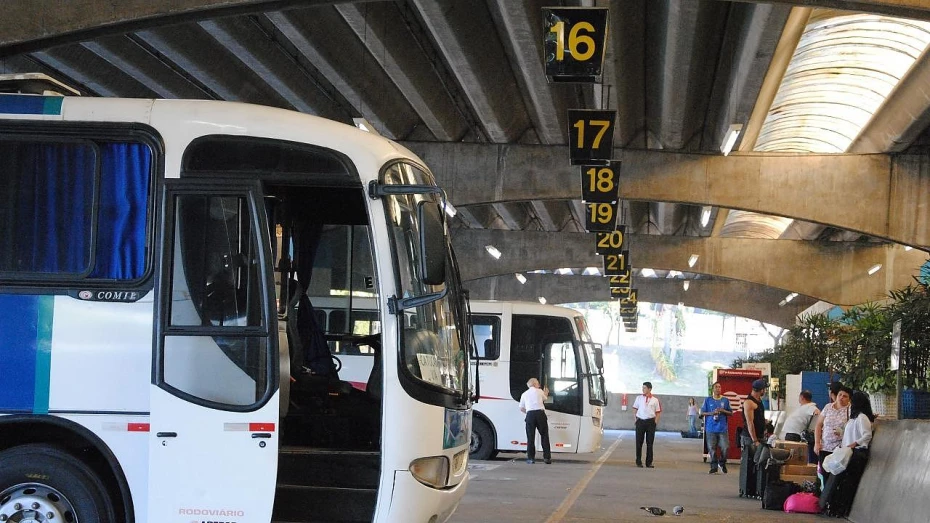 Rodoviária Nova de Taubaté tem movimento dobrado no período de festas 