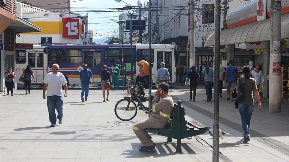 Temperatura deve ficar em torno de 33°C em Taubaté nesta terça-feira Temperatura deve ficar em torno de 33°C em Taubaté nesta terça-feira