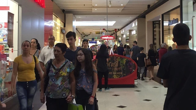 Shopping de Taubaté promove saldão com descontos de até 70%