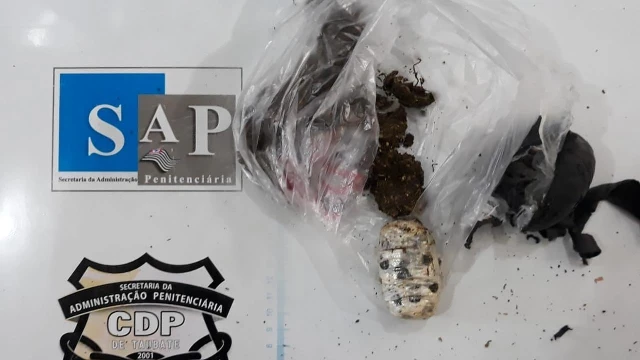 Jovens são flagradas tentando entrar com drogas e celular no CDP de Taubaté