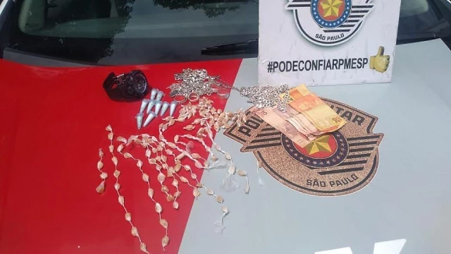 Homem é preso com 127 pedras de crack no Cecap 3, em Taubaté
