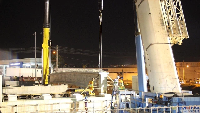 Após lançamento de vigas, obra do viaduto da Independência entra em nova fase