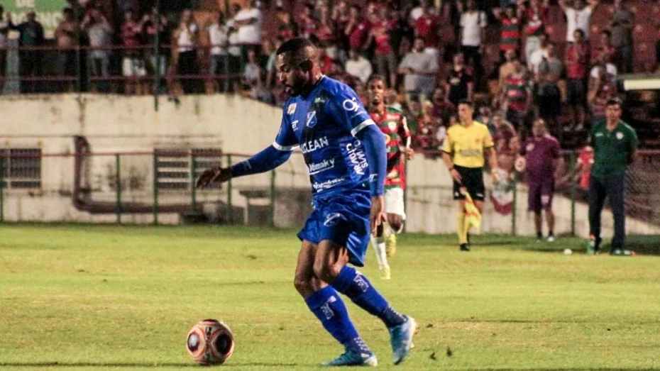 Taubaté vence Lusa no Canindé e segue invicto na Série A2 Taubaté vence Lusa no Canindé e segue invicto na Série A2