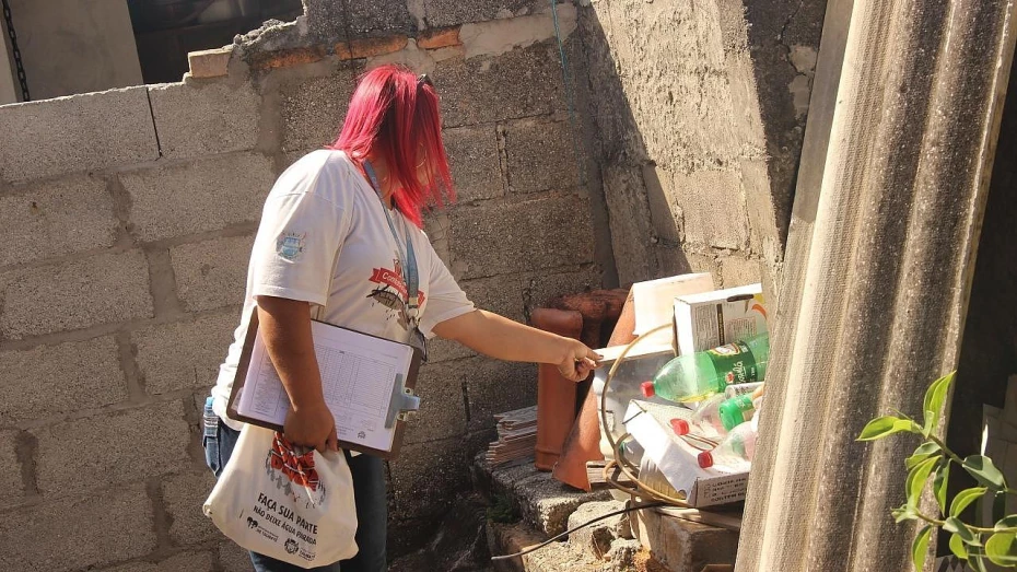 ADL revela mais de 1.300 recipientes com larvas de Aedes aegypti ADL revela mais de 1.300 recipientes com larvas de Aedes aegypti
