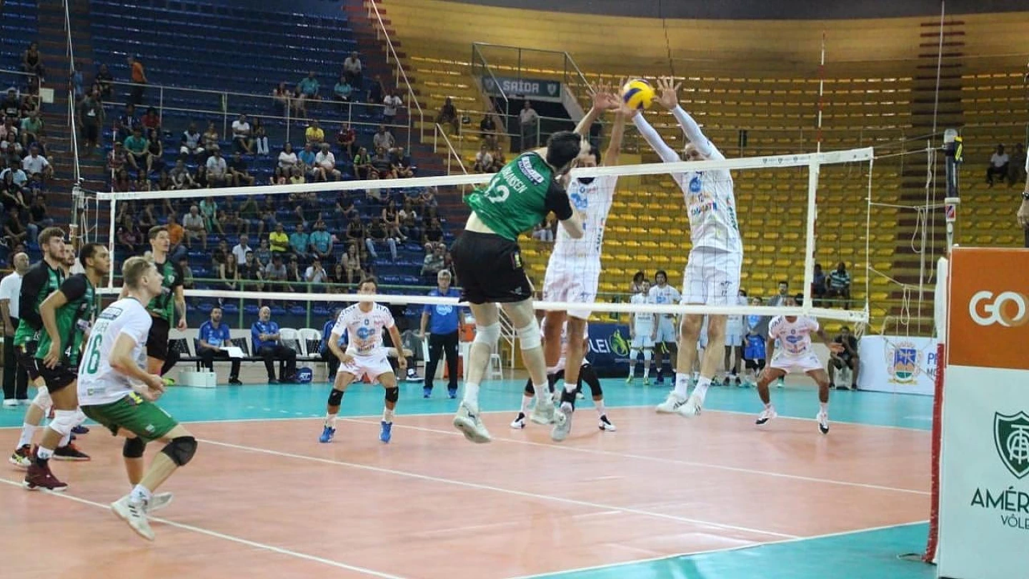 Vôlei Taubaté alcança liderança provisória após nova vitória na Superliga