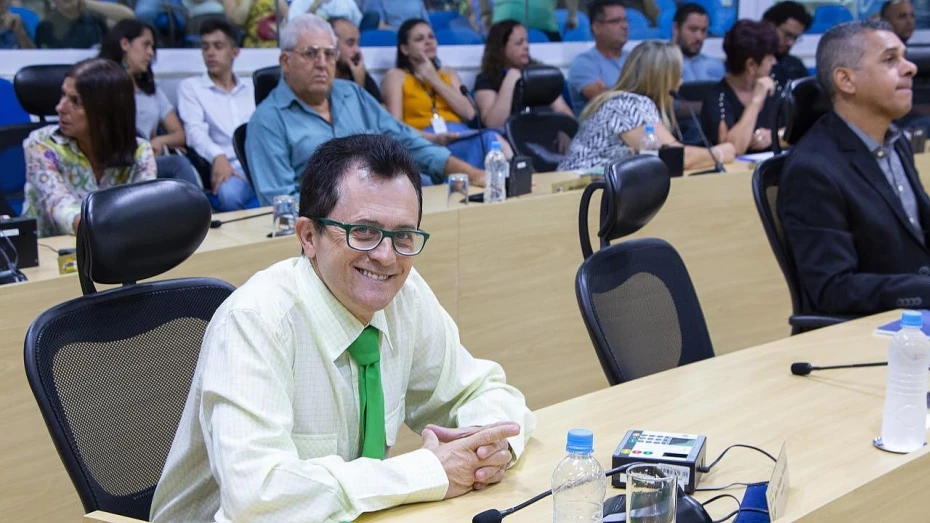 Dentinho assume cargo na Mesa da Câmara após renúncia de Vanone