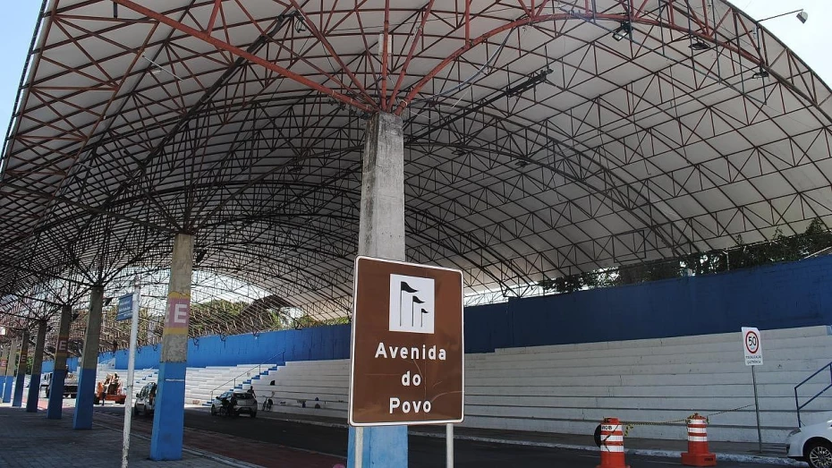Evento pré-Carnaval interdita trânsito na Avenida do Povo Evento pré-Carnaval interdita trânsito na Avenida do Povo