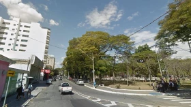 Obras em cruzamentos da praça Santa Terezinha interditam trânsito