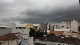 Tempo instável derruba temperaturas na RMVale