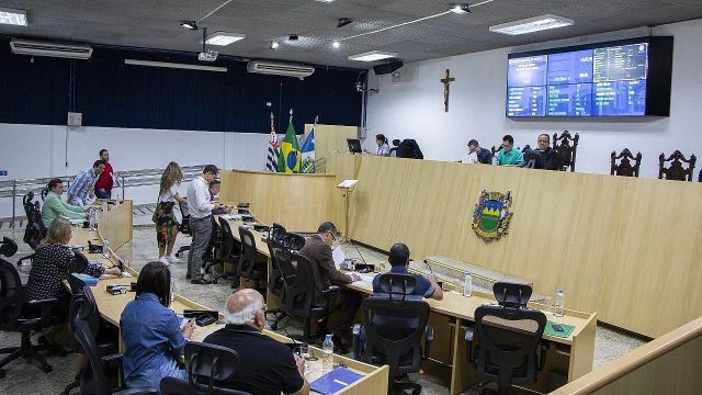 Câmara aprova projeto de lei que obriga denúncias de maus-tratos a animais