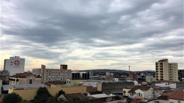 Terça-feira de tempo nublado e com chuva na RMVale