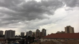 Condição para temporais isolados na RMVale nesta quinta-feira