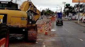 Obras interditam trecho da Charles Schnneider a partir desta quarta