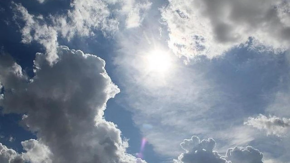 Quarta-feira de sol e poucas nuvens na RMVale Quarta-feira de sol e poucas nuvens na RMVale