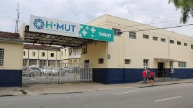 HMUT recebe doação de materiais de loja de construção HMUT recebe doação de materiais de loja de construção