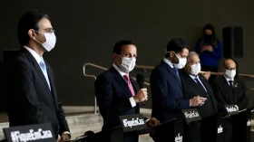 Governador de SP descarta seguir decreto que abre academias e salões