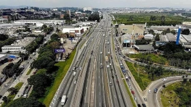 Concessionária alerta para período de neblina na Via Dutra