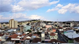 Quarta-feira de sol entre poucas nuvens em Taubaté e região