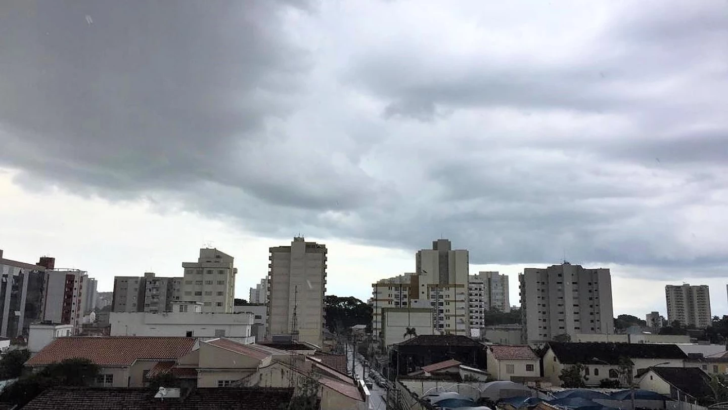 Frente fria traz chuva para RMVale neste fim de semana