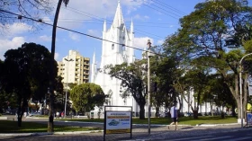 Obras da Sabesp interditam trânsito na região da praça Santa Terezinha