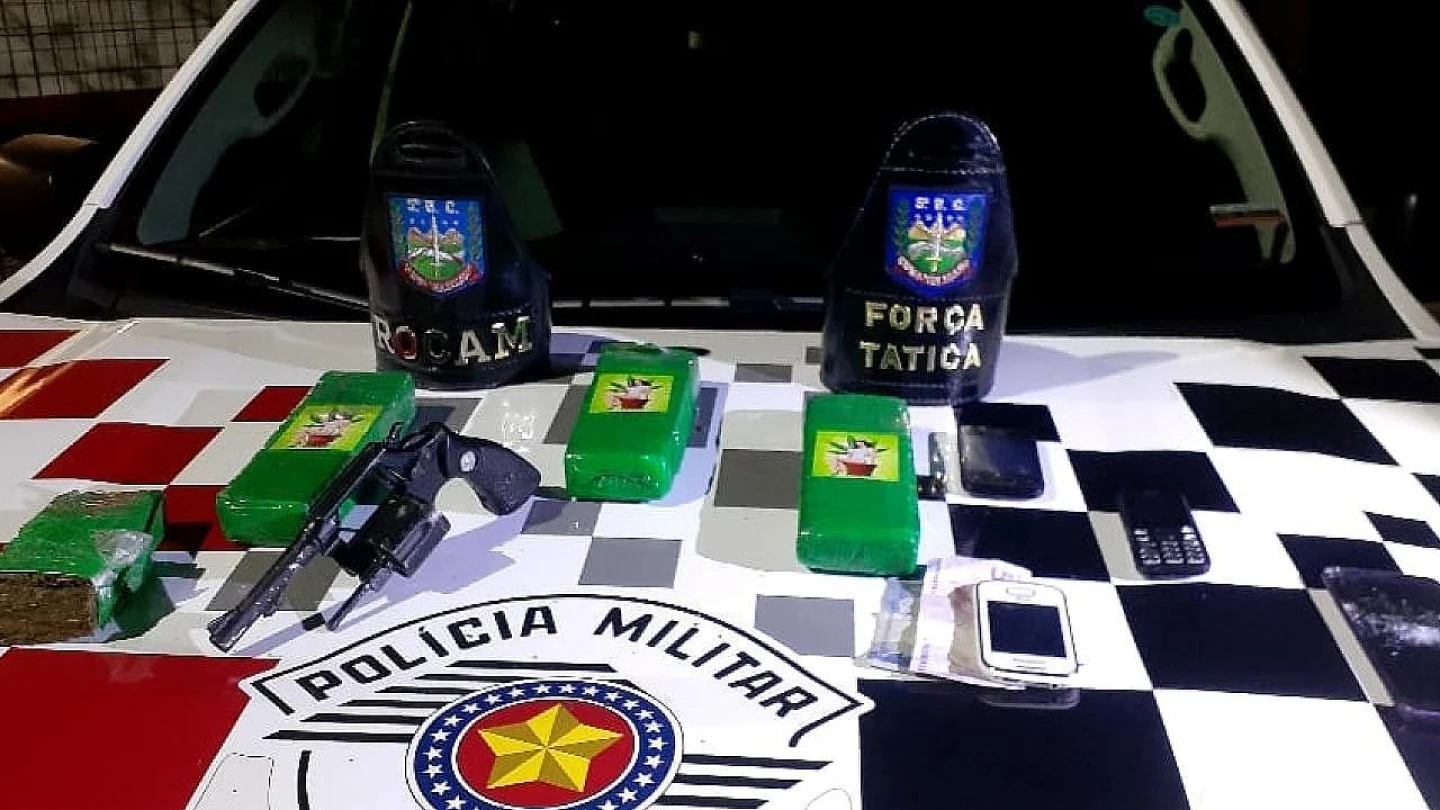 Homens são presos por tráfico de drogas no Hércules Marçon
