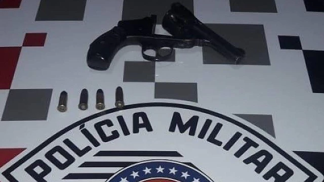 Adolescente é apreendido por porte ilegal de arma no Cecap IV, em Taubaté