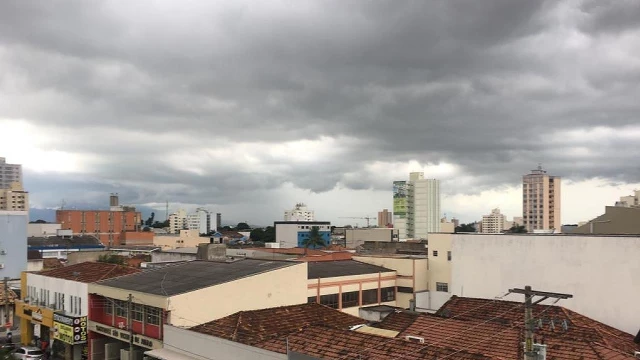 Quarta-feira de tempo encoberto na RMVale