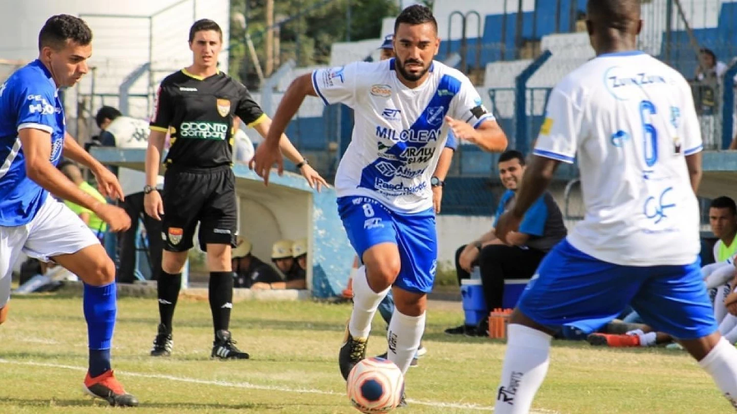 EC Taubaté renova contratos e define elenco para retomada da Série A2