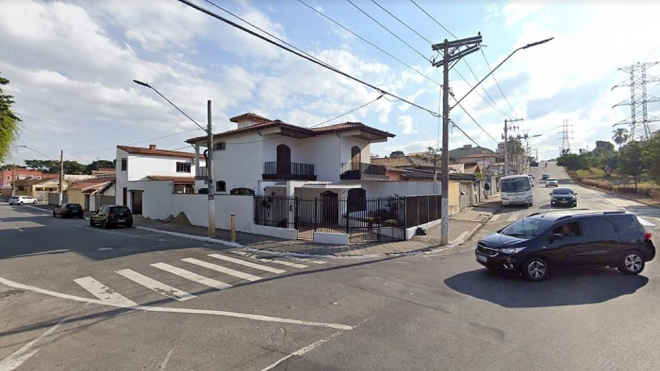 Obras da Sabesp interditam trechos de vias em Taubaté Obras da Sabesp interditam trechos de vias em Taubaté