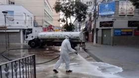 Taubaté reforça serviço de desinfecção de vias públicas Taubaté reforça serviço de desinfecção de vias públicas