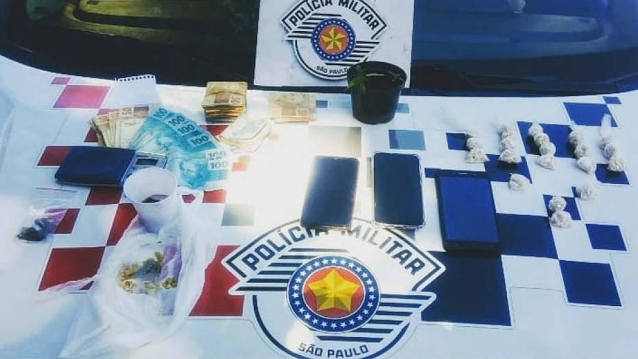Quatro são presos no São Gonçalo acusados por tráfico de drogas