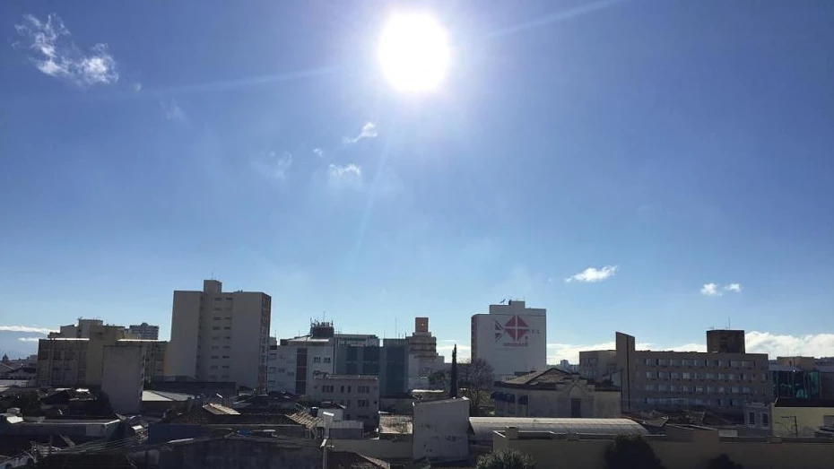 Taubaté terá uma terça-feira de tempo quente e seco Taubaté terá uma terça-feira de tempo quente e seco