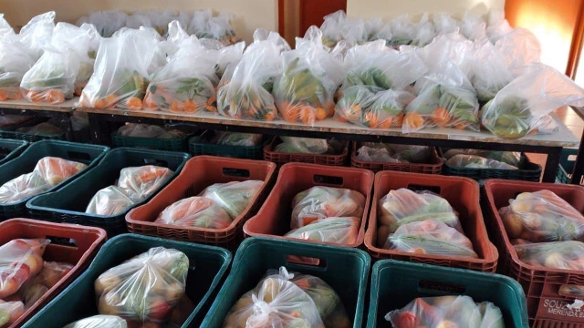 Secretaria de Educação inicia entrega de kits de hortifrúti em Taubaté