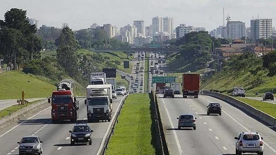 Dutra recebe reparos na pavimentação Dutra recebe reparos na pavimentação