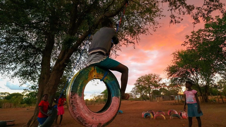 Pinda recebe mostra sobre aldeias de Moçambique Pinda recebe mostra sobre aldeias de Moçambique