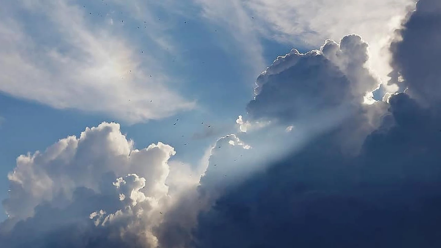 Céu continua parcialmente nublado neste sábado